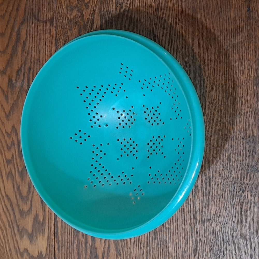 Vintage Tupperware Colander Strainer